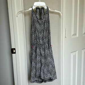 City Triangle - black and white romper and yellow short dress - Medium